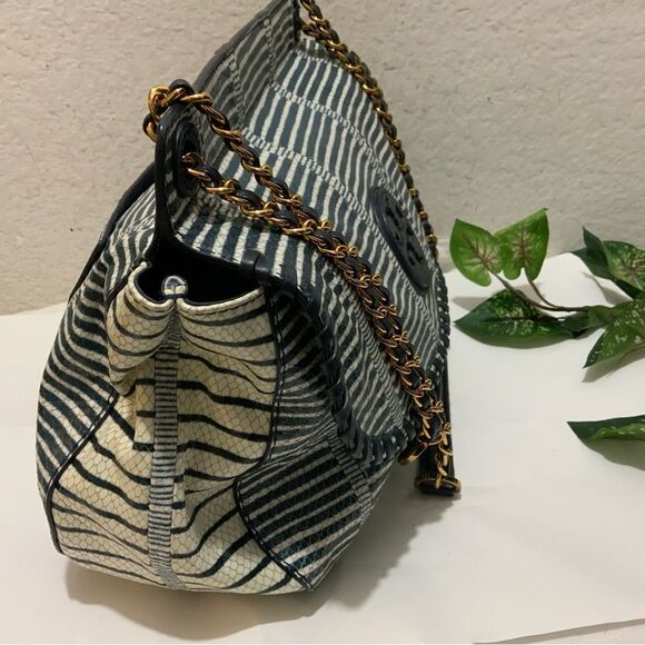 TORY BURCH MARION PATCHWORK SADDLEBAG Blue white liknew - Picture 6 of 16